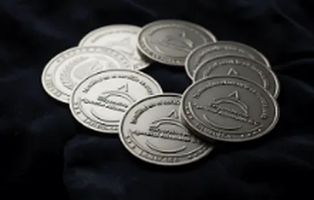 Tiraje en plata, acabado espejo