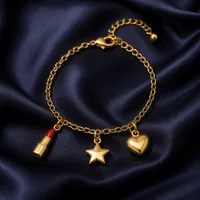Pulsera dorada con charms personalizados